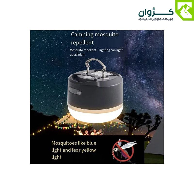 چراغ M1 آویزان با پس‌زمینه چادر و کمپ در طبیعت