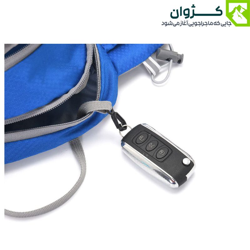 قفل مخصوص کلید داخل کوله‌پشتی BLACK DEER با دزدگیر و سوییچ آویزان‌شده