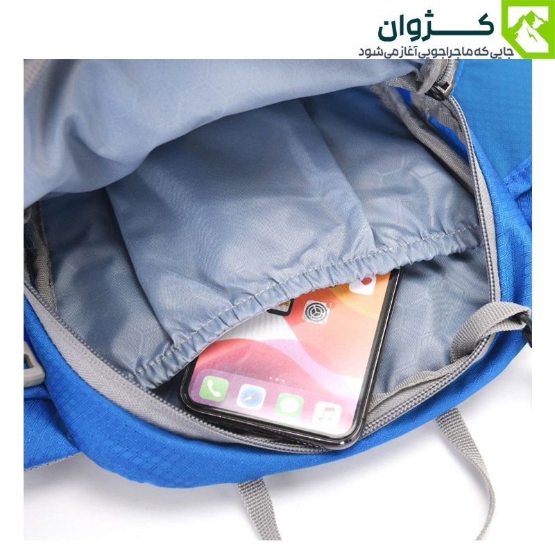 نمای داخلی کوله‌پشتی BLACK DEER با جیب مخصوص نگهداری گوشی موبایل