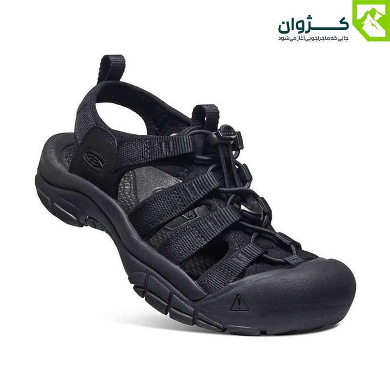 صندل KEEN Newport H2 در حالت دینامیک، شبیه به حرکت طبیعی پا هنگام پیاده‌روی