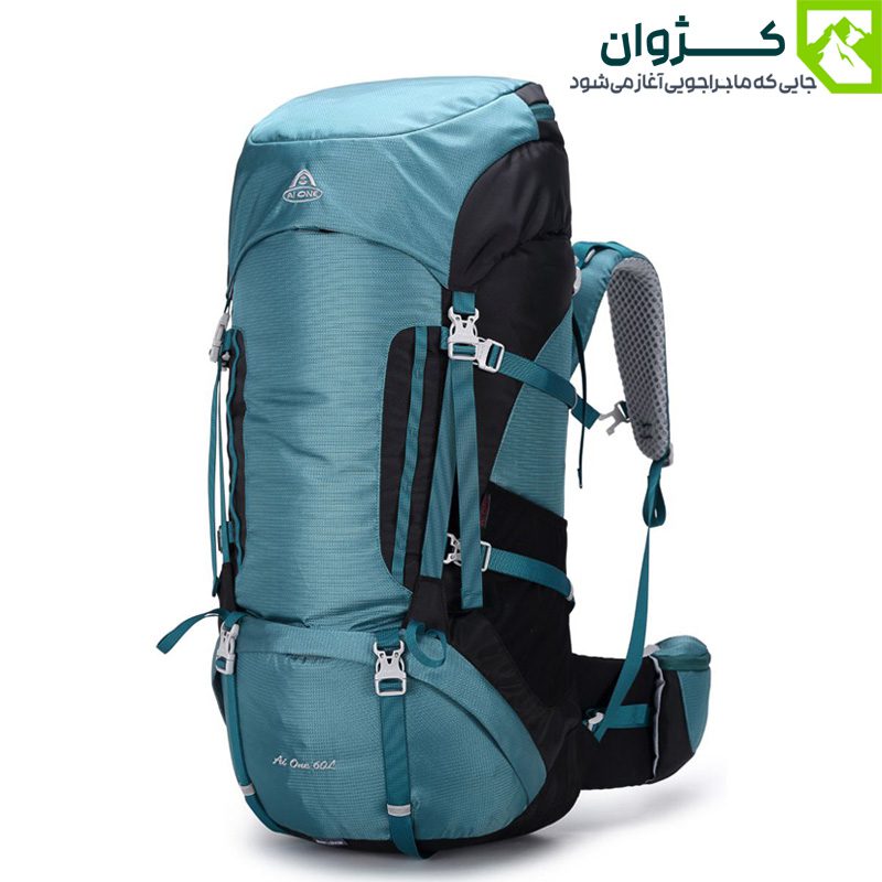 کوله‌پشتی ایوان رنگ آبی از زاویه مورب جلو در زمینه سفید