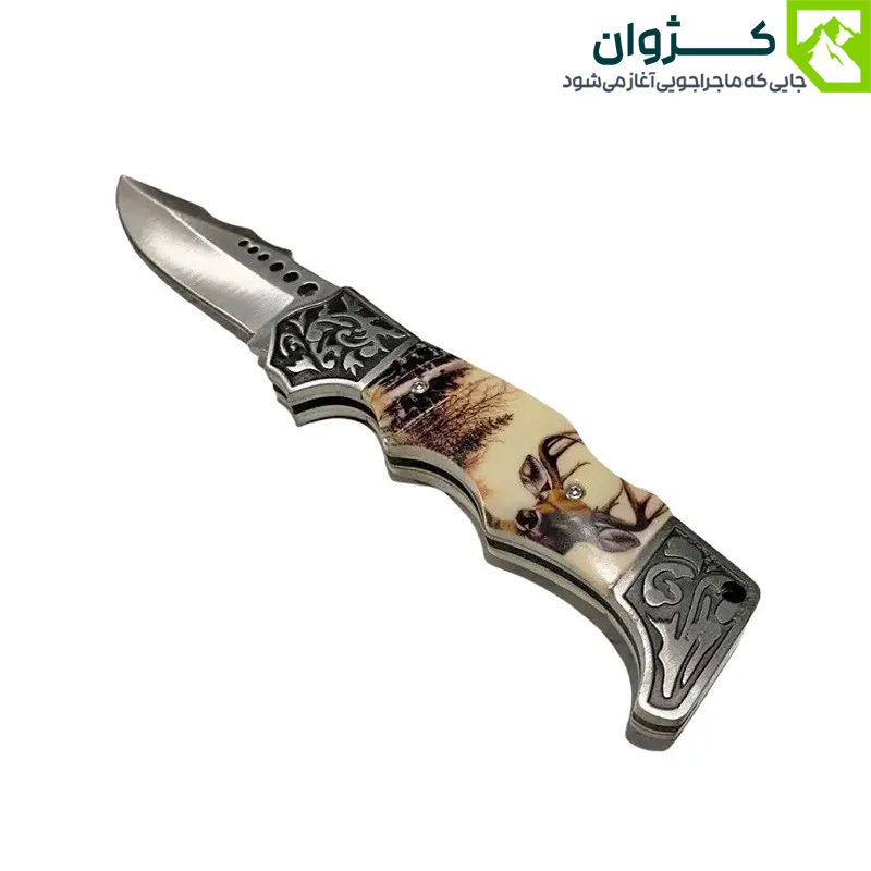 چاقوی جیبی FB0069 باز شده از زاویه مورب، نمایش کامل دسته و تیغه با زمینه سفید