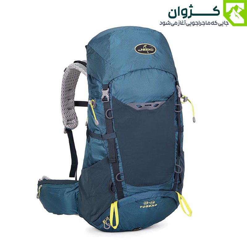 کوله‌پشتی سبز کله‌غازی نیکو مدل TOREAD از نمای رو‌به‌رو و زاویه مورب، با بندهای پددار و سگک سینه