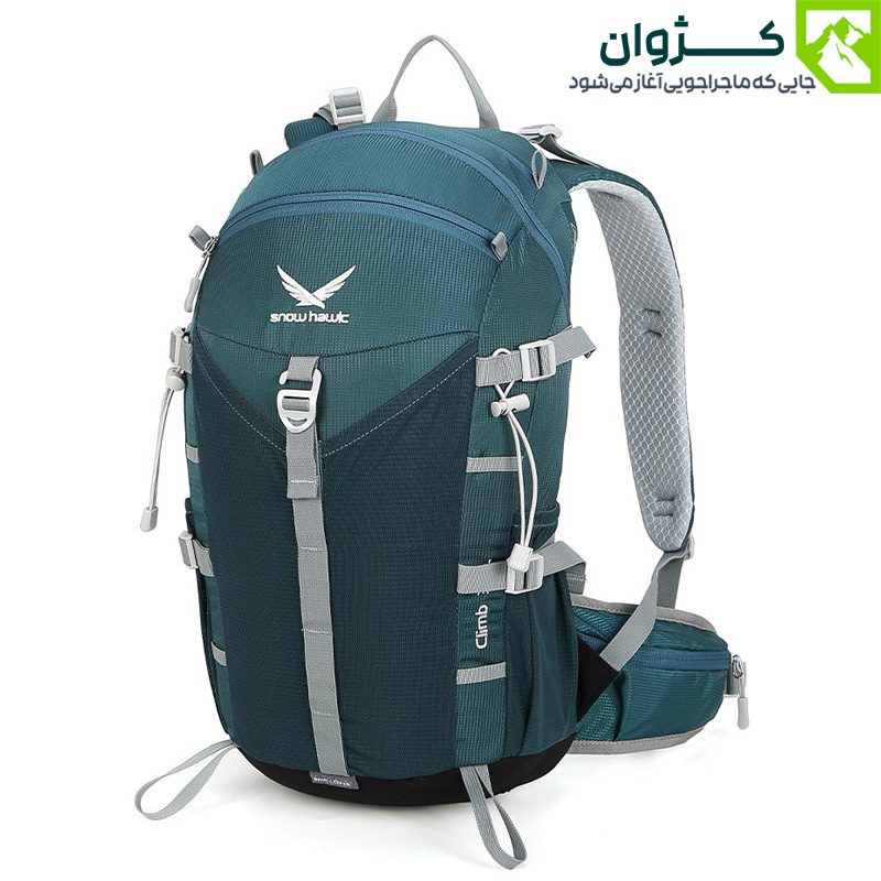 کوله‌پشتی سبز کله‌غازی اسنوهاک مدل CLIMB از زاویه مورب، با فرم فشرده و جیب‌های جانبی