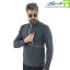 مدل مردانه با بلوز ترکینگ نوک مدادی موتال در حال باز کردن جیب سینه
