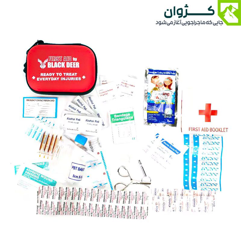 کیف کمک‌های اولیه بلک دیر همراه با تمام محتویات داخلی روی زمینه سفید