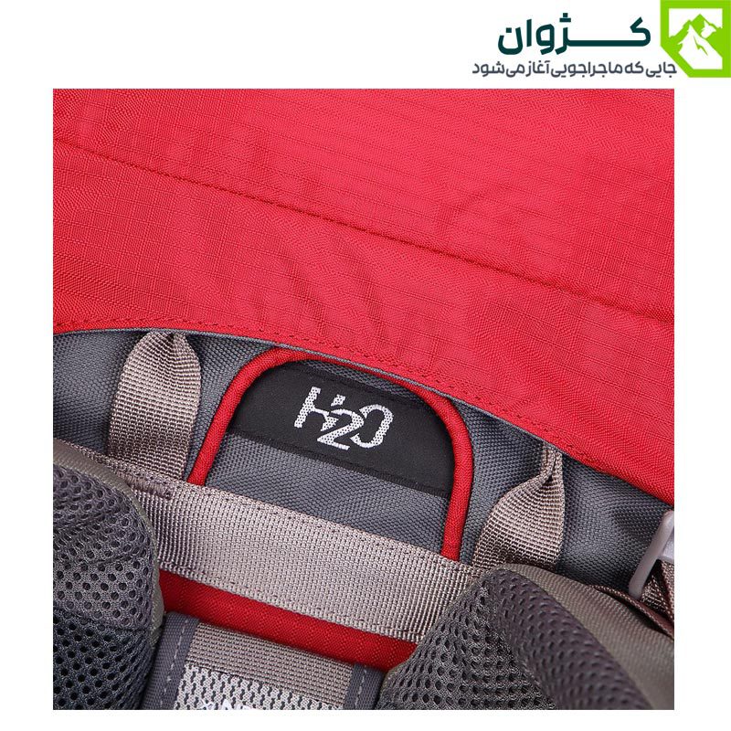 خروجی شلنگ کیسه آب در پشت کوله نیکو مدل INTEGRAL، نمای نزدیک