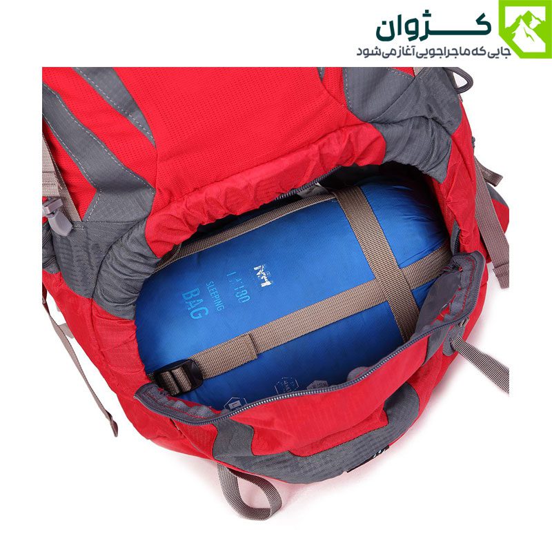 زیپ نیمه‌باز پایین کوله نیکو مدل INTEGRAL با کیسه خواب داخل محفظه مخصوص