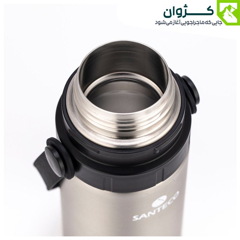 فلاسک نقره‌ای با درب باز از نمای بالا و مورب