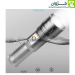 چراغ داخل آب برای نمایش ضد آب بودن