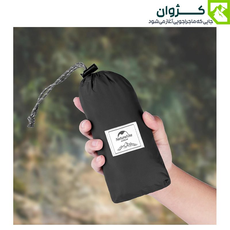 کوله حمله نیچرهایک ۲۲ لیتری با طراحی سبک، پشتی تنفسی و رنگ‌بندی آبی، مشکی و طوسی؛ مناسب برای فعالیت‌های روزانه و فضای باز