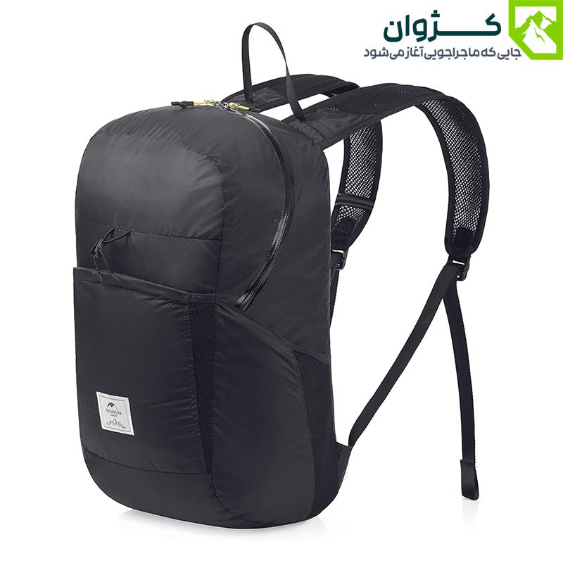 کوله حمله نیچرهایک ۲۲ لیتری با طراحی سبک، پشتی تنفسی و رنگ‌بندی آبی، مشکی و طوسی؛ مناسب برای فعالیت‌های روزانه و فضای باز