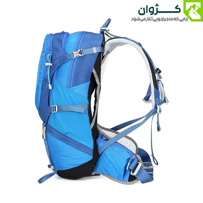 کوله‌پشتی کمپینگ اسنوهاک مدل ADVENTURE رنگ مشکی با مش تنفسی در قسمت پشتی، طراحی شده برای کاهش تعریق در مسیرهای طولانی