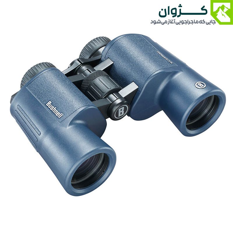 دوربین Bushnell H2O در حالت خوابیده با زاویه مورب از بالا، نمایش طراحی ارگونومیک و چشمی‌های قابل تنظیم