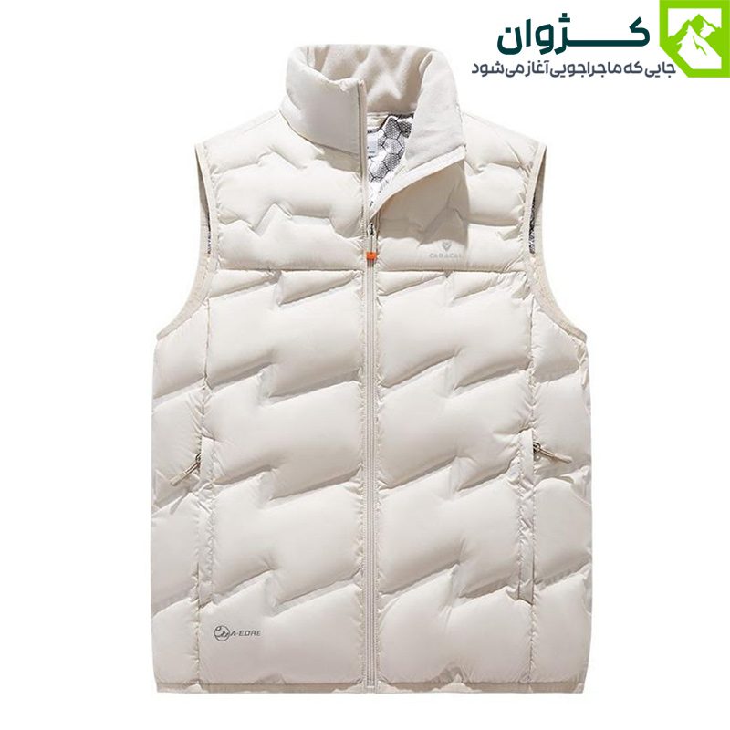 پافر مردانه کاراکال مدل CA-C3109A به رنگ سفید، نمای جلو با طراحی مینیمال، مناسب برای فصل‌های سرد و معتدل.