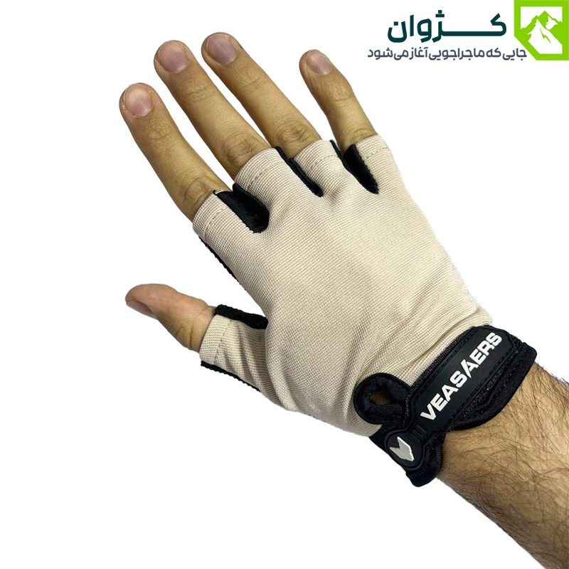 ست دستکش‌های نیم‌پنجه VEASAERS مدل 1102 در رنگ‌های قرمز، خاکی و سبز ارتشی؛ طراحی شده برای عملکرد بالا در شرایط سخت